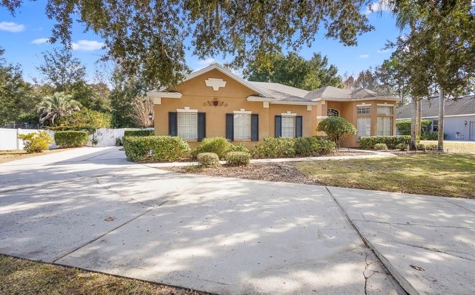 For Sale: $665,000 (4 beds, 3 baths, 2679 Square Feet)