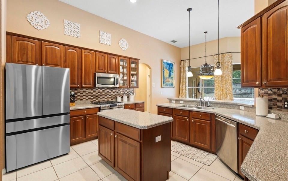 For Sale: $665,000 (4 beds, 3 baths, 2679 Square Feet)