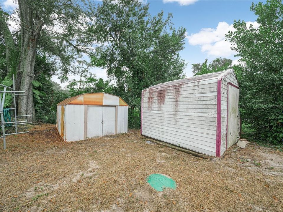 For Sale: $400,000 (5 beds, 3 baths, 2579 Square Feet)