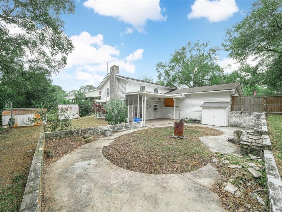 For Sale: $400,000 (5 beds, 3 baths, 2579 Square Feet)