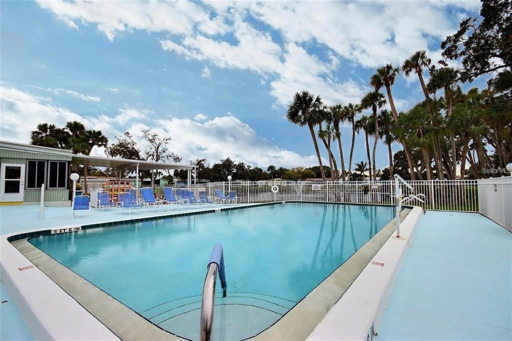 For Sale: $275,000 (2 beds, 2 baths, 1620 Square Feet)