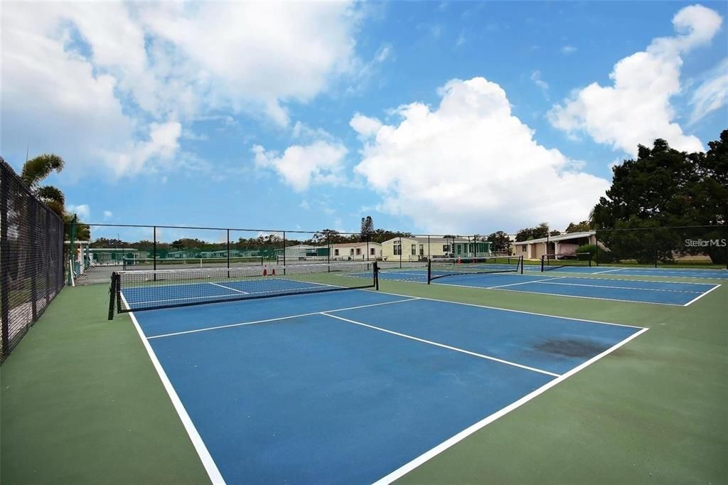 For Sale: $275,000 (2 beds, 2 baths, 1620 Square Feet)