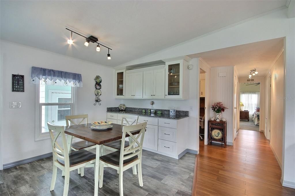 For Sale: $275,000 (2 beds, 2 baths, 1620 Square Feet)