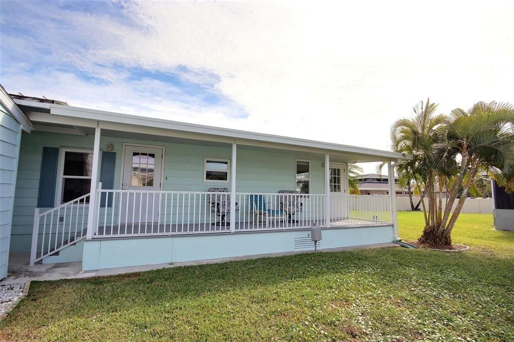 For Sale: $275,000 (2 beds, 2 baths, 1620 Square Feet)