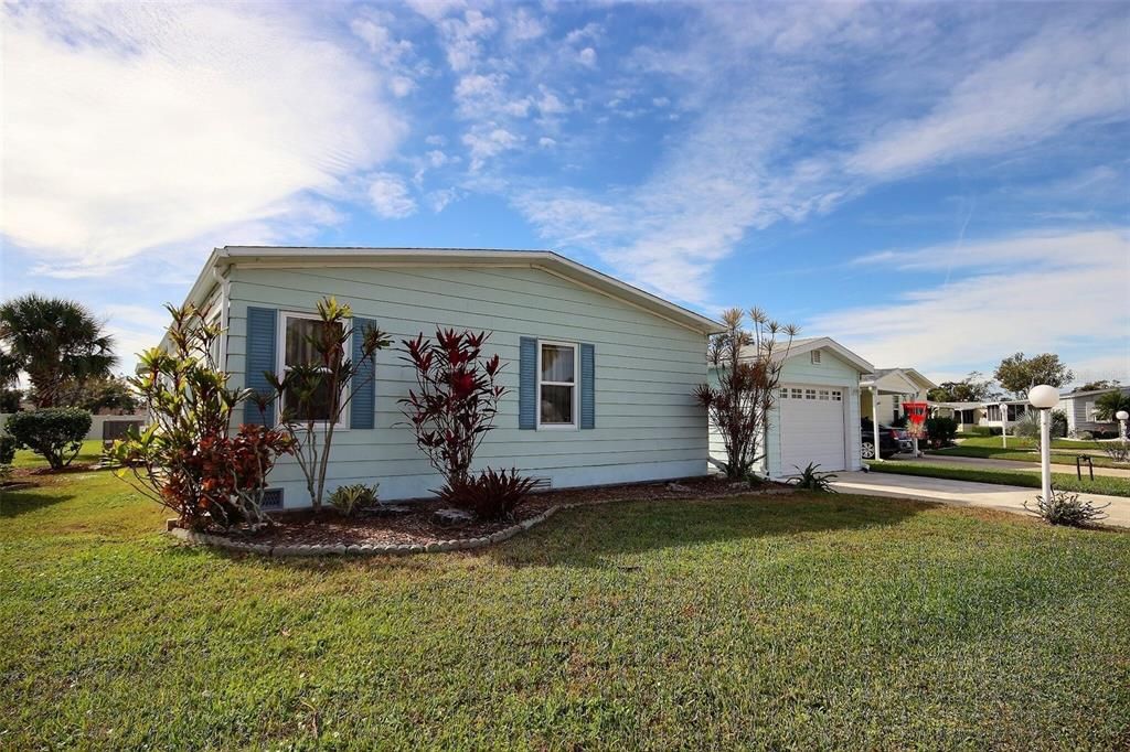 For Sale: $275,000 (2 beds, 2 baths, 1620 Square Feet)