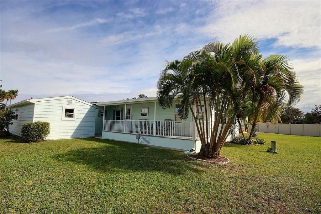 For Sale: $275,000 (2 beds, 2 baths, 1620 Square Feet)