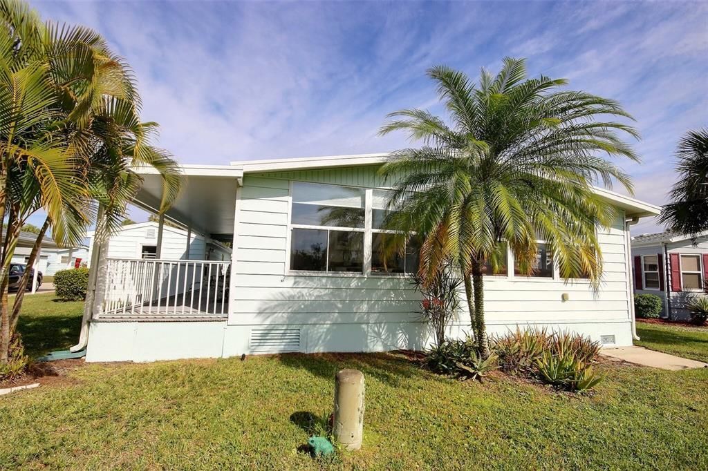 For Sale: $275,000 (2 beds, 2 baths, 1620 Square Feet)