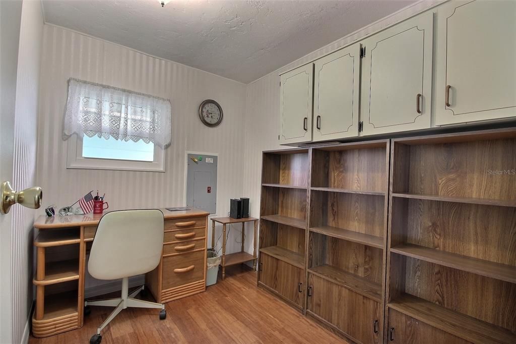 For Sale: $275,000 (2 beds, 2 baths, 1620 Square Feet)