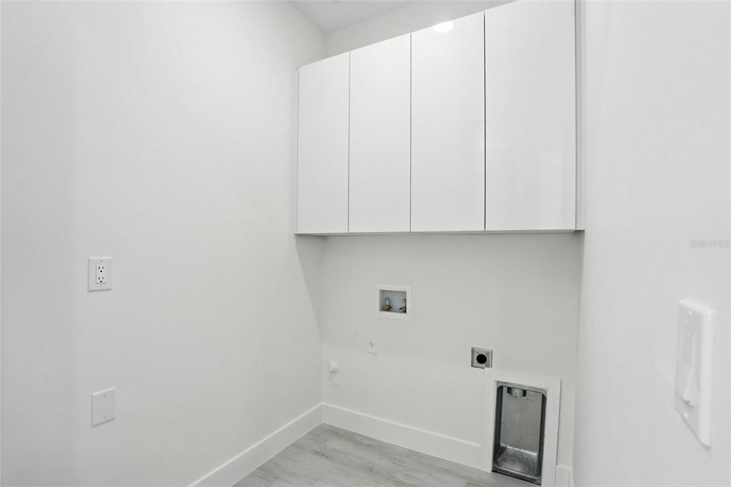 В аренду: $3,600 (4 спален, 3 ванн, 1894 Квадратных фут)