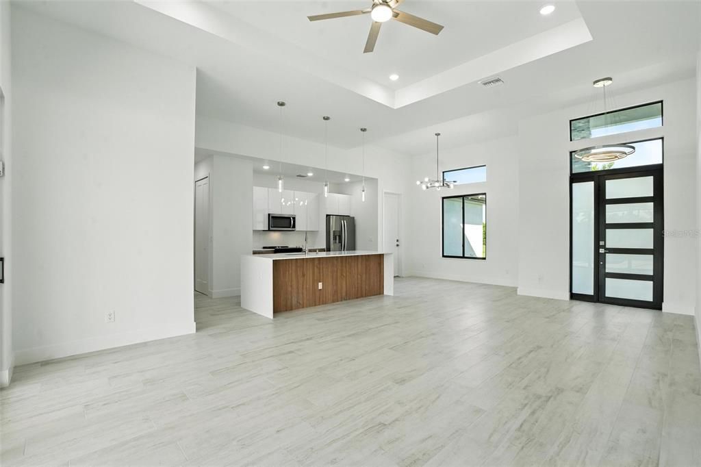 В аренду: $3,600 (4 спален, 3 ванн, 1894 Квадратных фут)