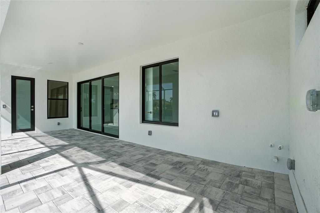 В аренду: $3,600 (4 спален, 3 ванн, 1894 Квадратных фут)