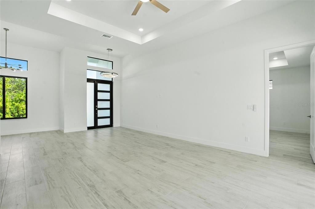 В аренду: $3,600 (4 спален, 3 ванн, 1894 Квадратных фут)