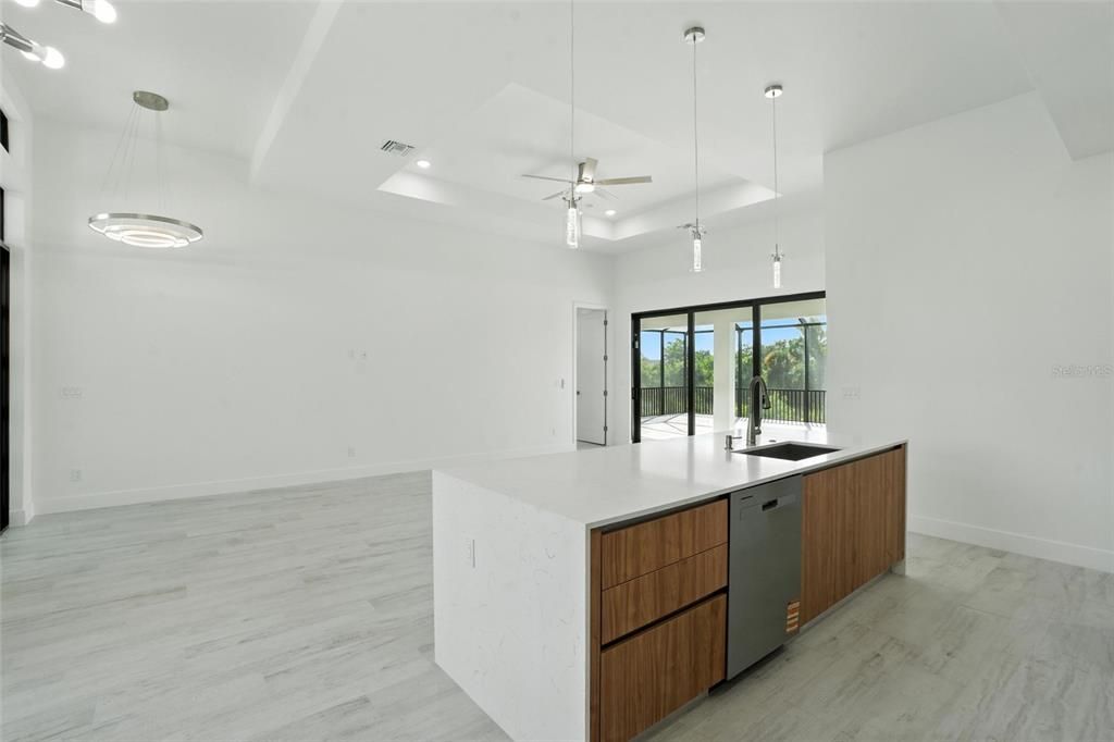 В аренду: $3,600 (4 спален, 3 ванн, 1894 Квадратных фут)