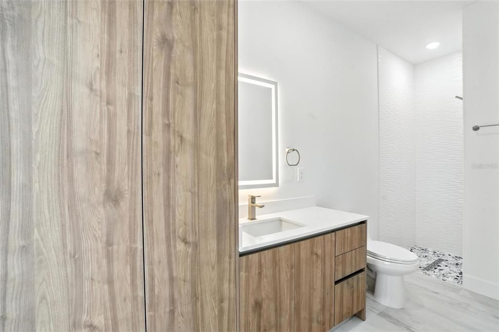 В аренду: $3,600 (4 спален, 3 ванн, 1894 Квадратных фут)