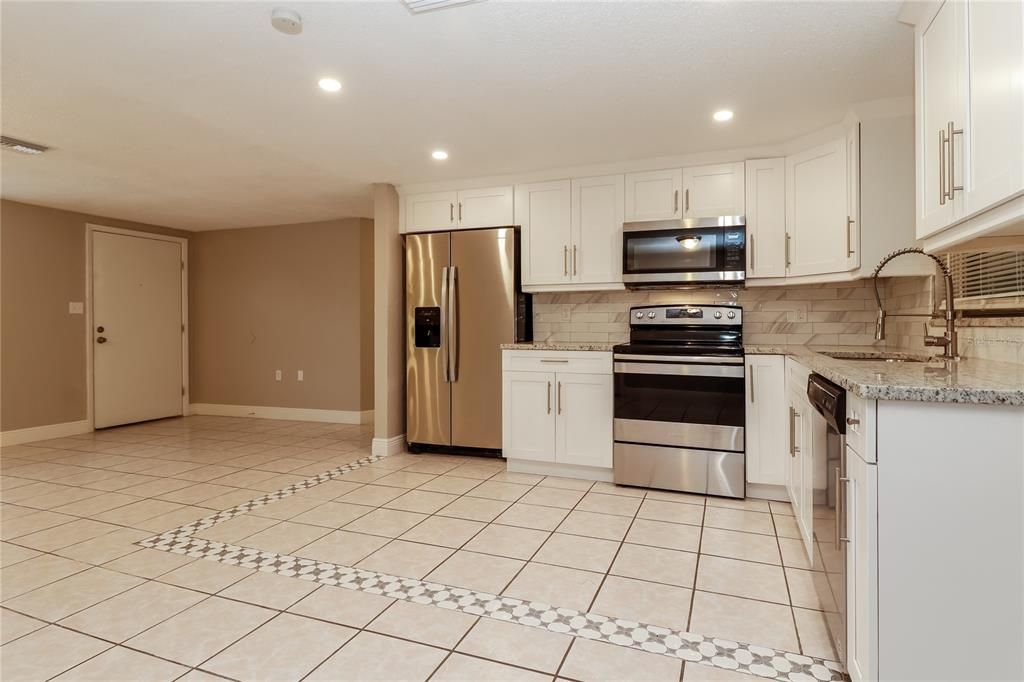 出租: $1,645 (3 贝兹, 2 浴室, 1248 平方英尺)