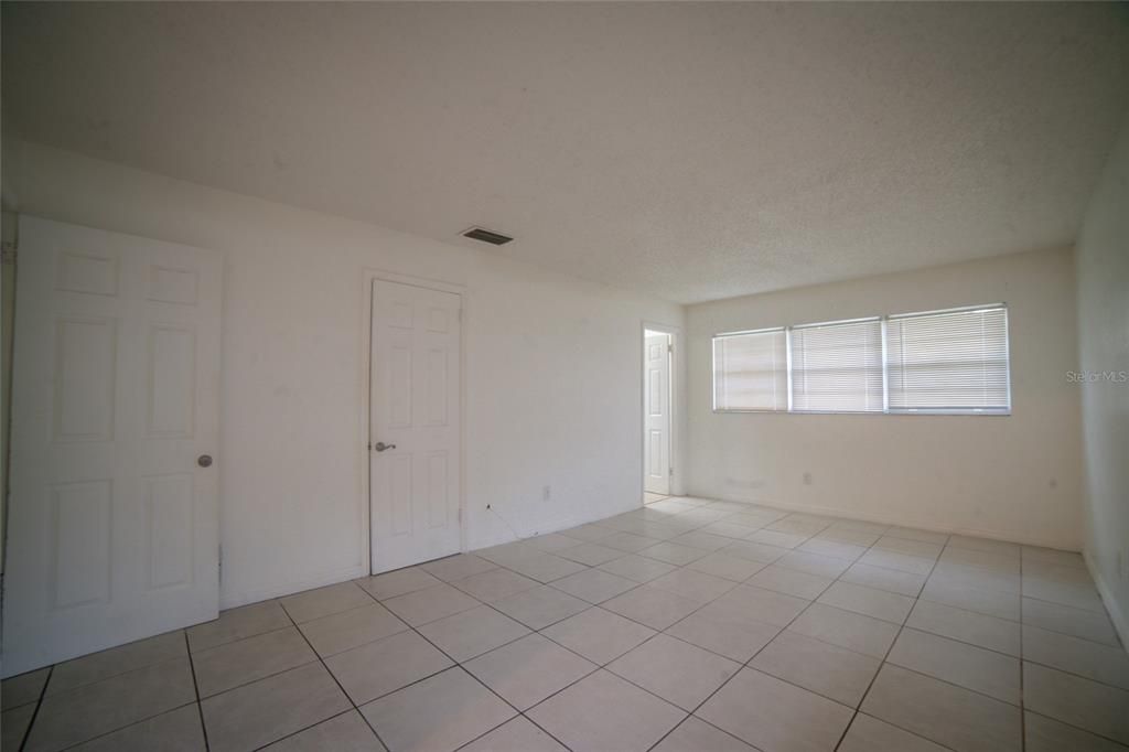 En Venta: $289,000 (3 camas, 2 baños, 1676 Pies cuadrados)