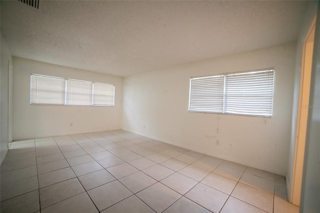 En Venta: $289,000 (3 camas, 2 baños, 1676 Pies cuadrados)