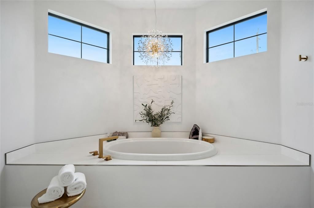 For Rent: $4,500 (3 beds, 2 baths, 2029 Square Feet)