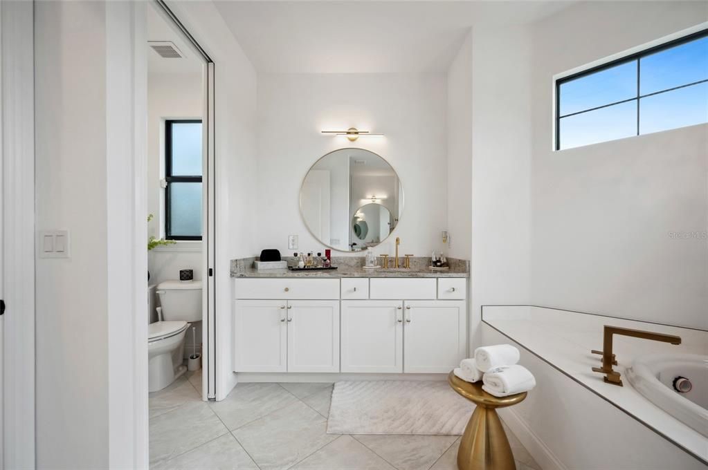 For Rent: $4,500 (3 beds, 2 baths, 2029 Square Feet)