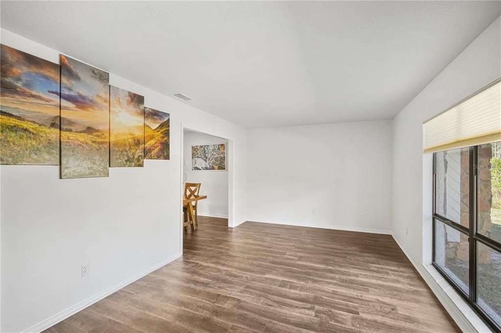 待售: $564,000 (4 贝兹, 2 浴室, 2302 平方英尺)