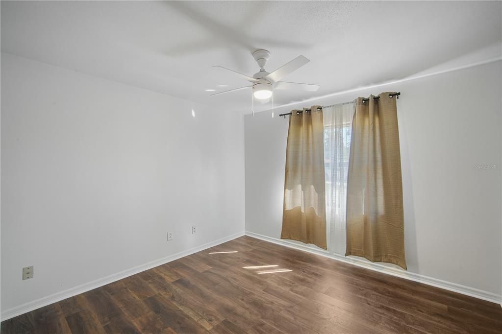 待售: $564,000 (4 贝兹, 2 浴室, 2302 平方英尺)