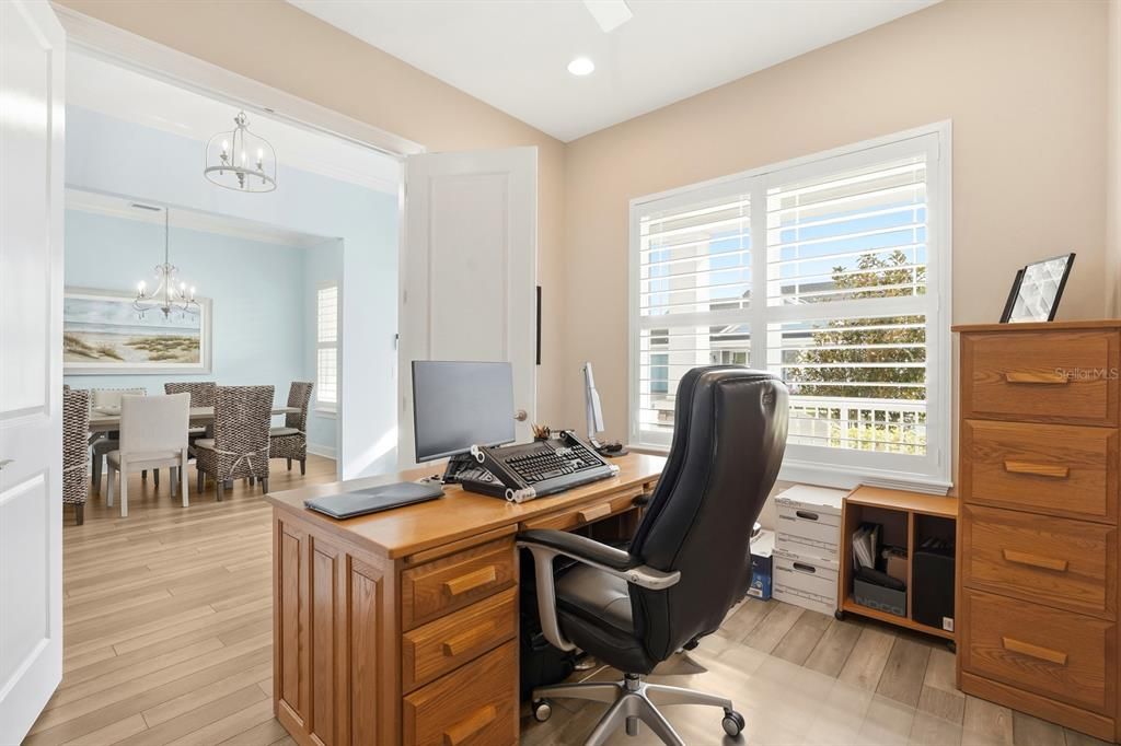 For Sale: $1,050,000 (3 beds, 2 baths, 1975 Square Feet)