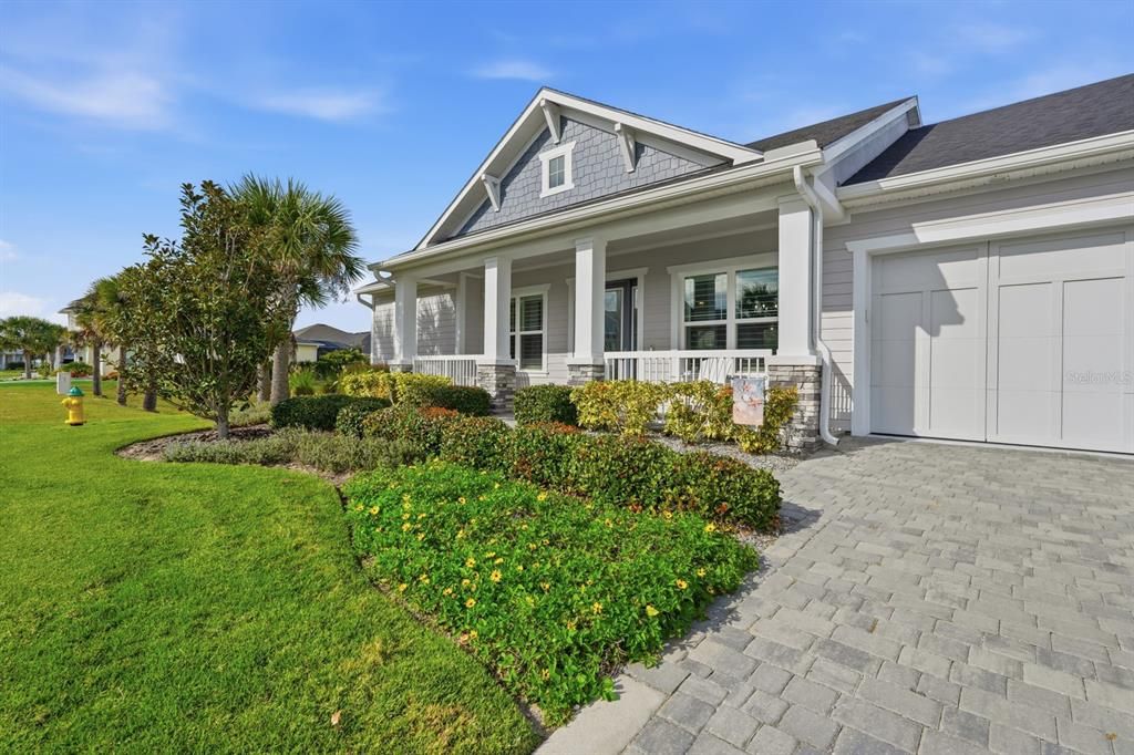 For Sale: $1,050,000 (3 beds, 2 baths, 1975 Square Feet)