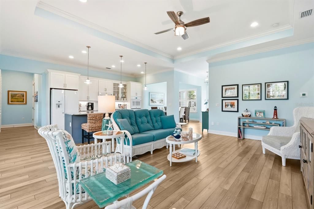 For Sale: $1,050,000 (3 beds, 2 baths, 1975 Square Feet)