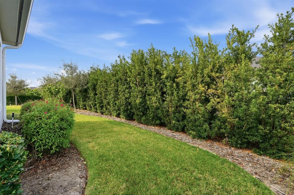 For Sale: $1,050,000 (3 beds, 2 baths, 1975 Square Feet)