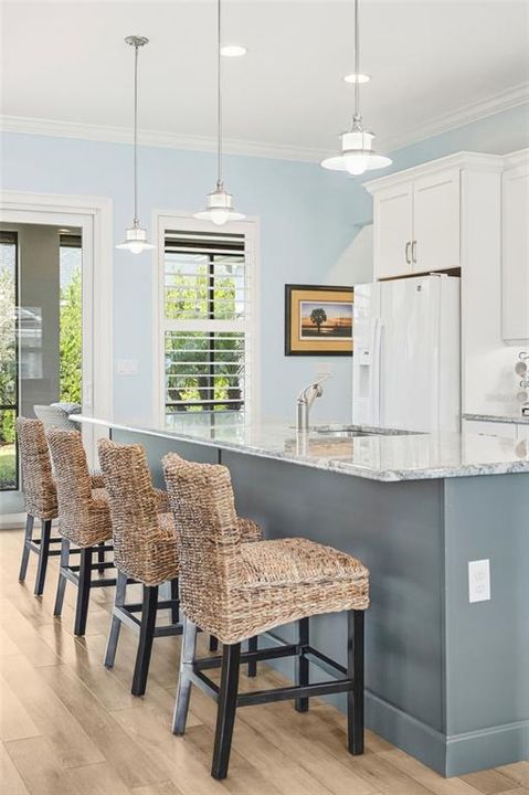 For Sale: $1,050,000 (3 beds, 2 baths, 1975 Square Feet)