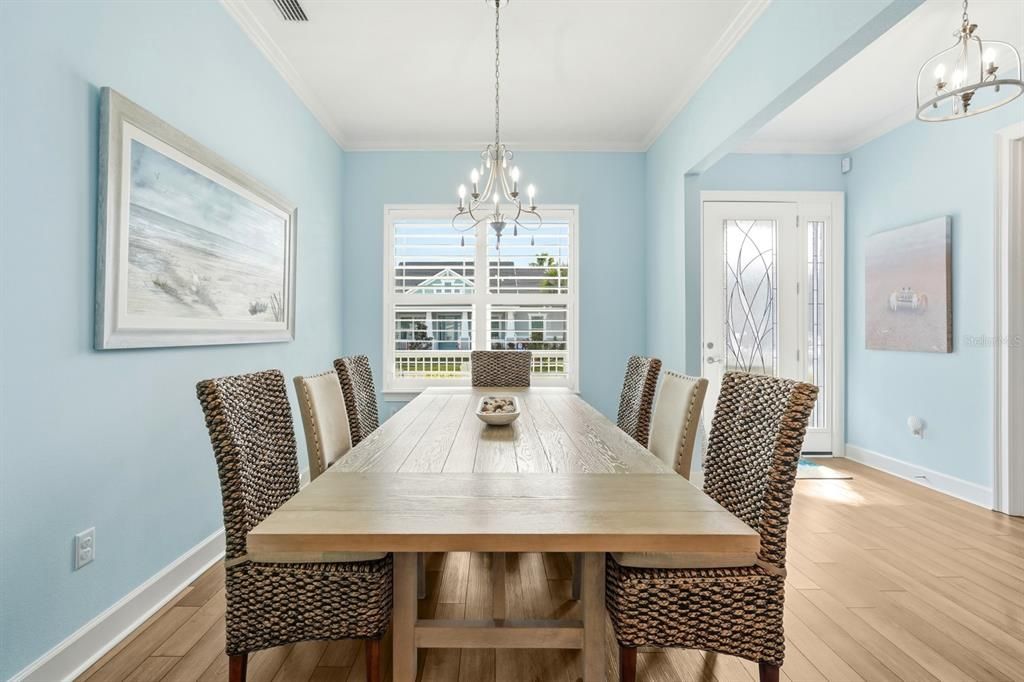 For Sale: $1,050,000 (3 beds, 2 baths, 1975 Square Feet)