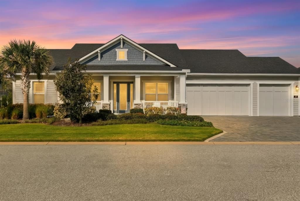 For Sale: $1,050,000 (3 beds, 2 baths, 1975 Square Feet)