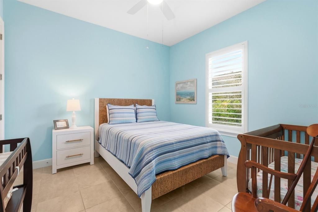 For Sale: $1,050,000 (3 beds, 2 baths, 1975 Square Feet)