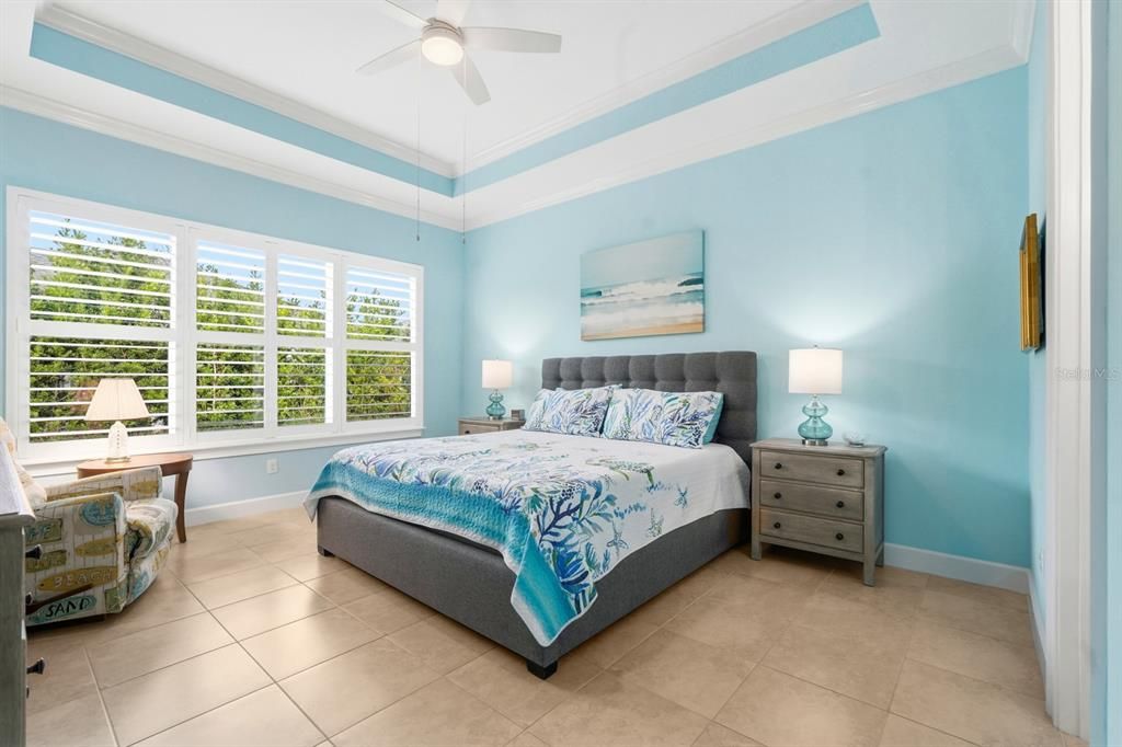 For Sale: $1,050,000 (3 beds, 2 baths, 1975 Square Feet)