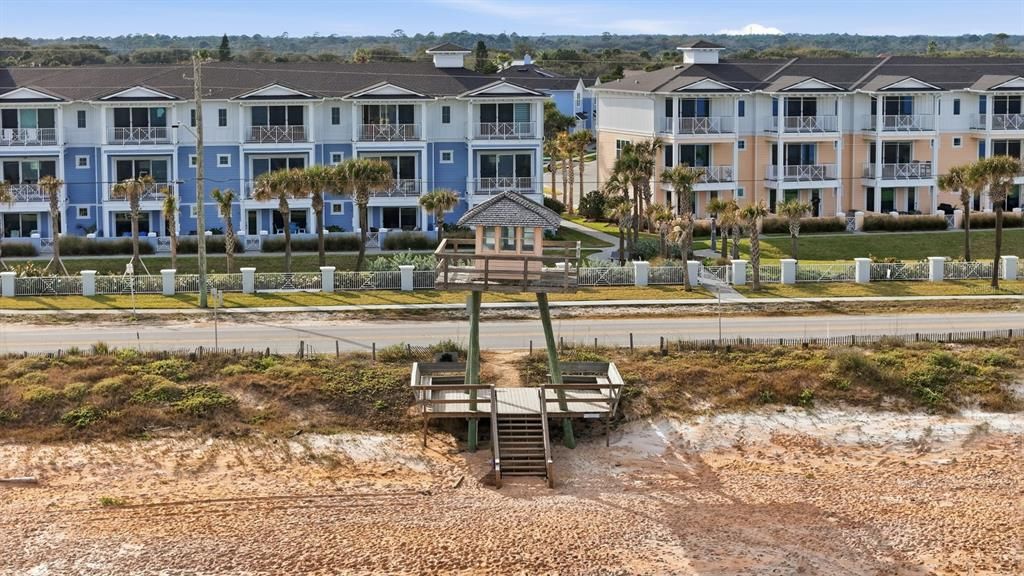 For Sale: $1,050,000 (3 beds, 2 baths, 1975 Square Feet)