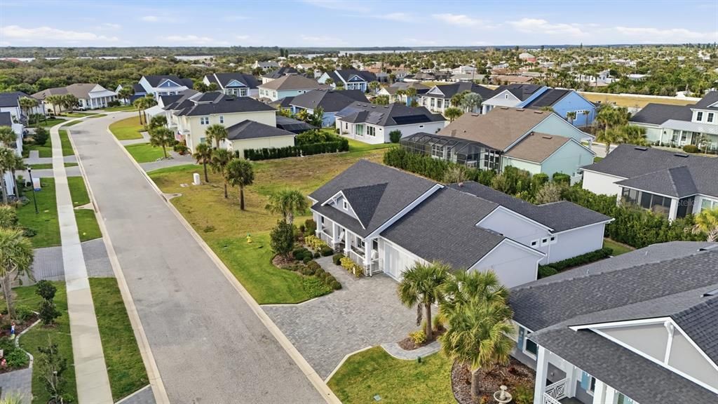 For Sale: $1,050,000 (3 beds, 2 baths, 1975 Square Feet)