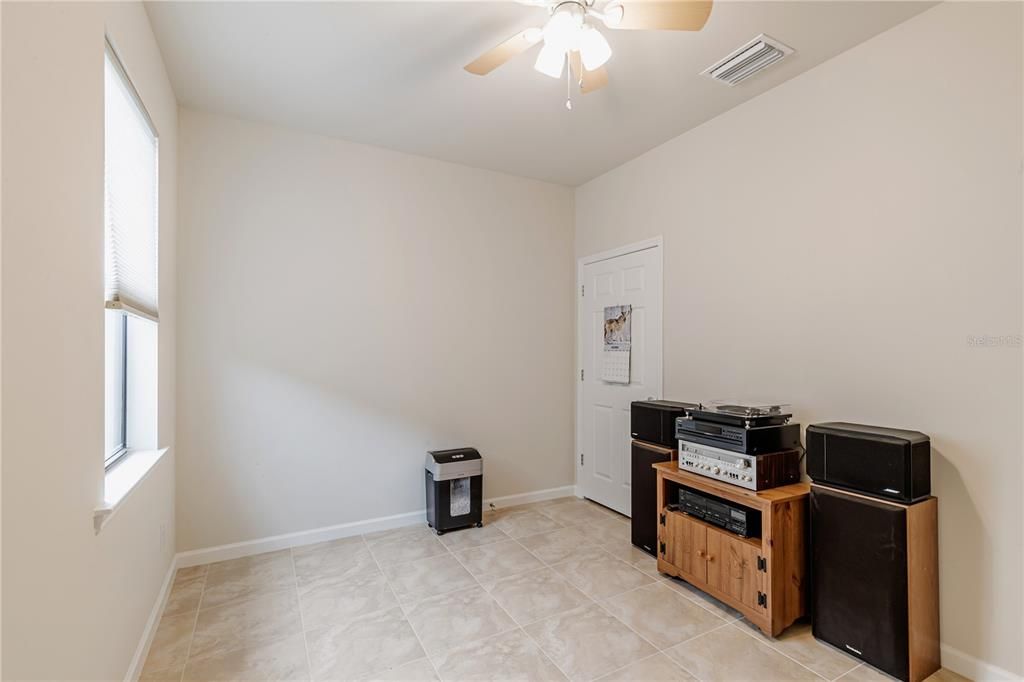 For Sale: $499,000 (3 beds, 2 baths, 2004 Square Feet)