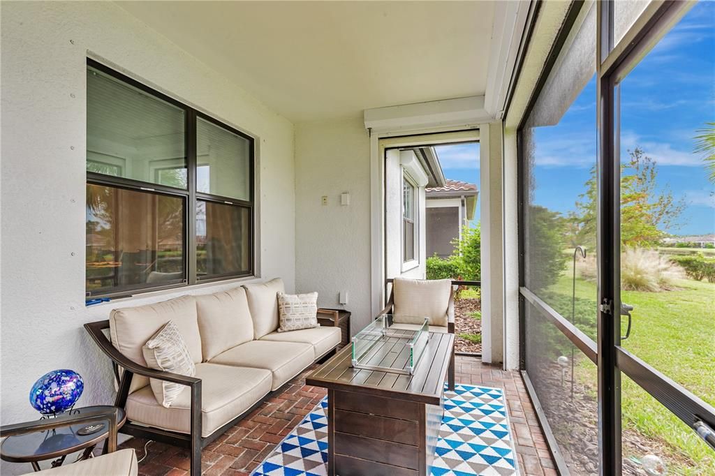 For Sale: $499,000 (3 beds, 2 baths, 2004 Square Feet)