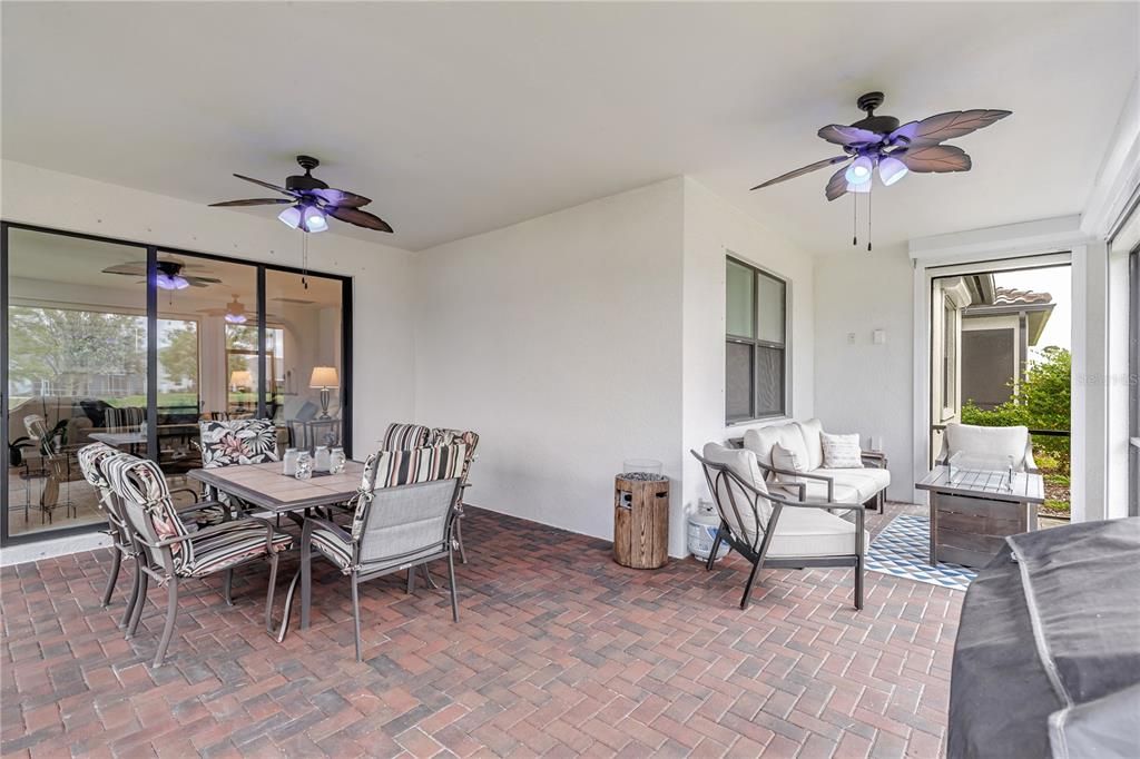 For Sale: $499,000 (3 beds, 2 baths, 2004 Square Feet)