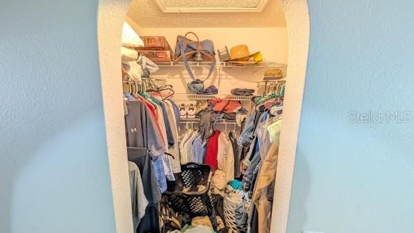 En Renta: $2,400 (4 camas, 2 baños, 2250 Pies cuadrados)