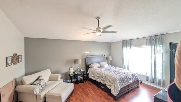 En Renta: $2,400 (4 camas, 2 baños, 2250 Pies cuadrados)