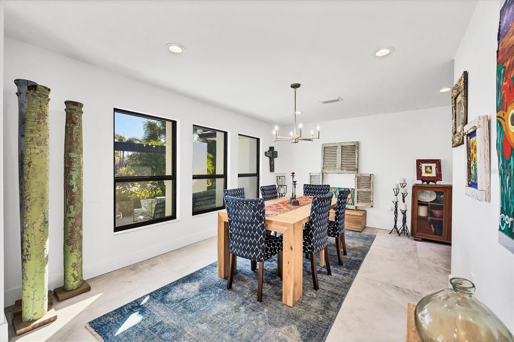 En Venta: $1,375,000 (3 camas, 2 baños, 1912 Pies cuadrados)