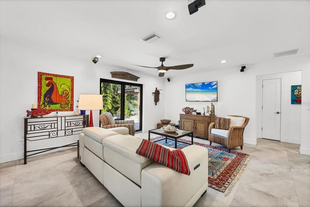 En Venta: $1,375,000 (3 camas, 2 baños, 1912 Pies cuadrados)