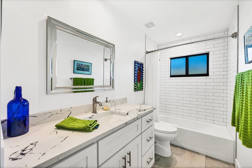 En Venta: $1,375,000 (3 camas, 2 baños, 1912 Pies cuadrados)