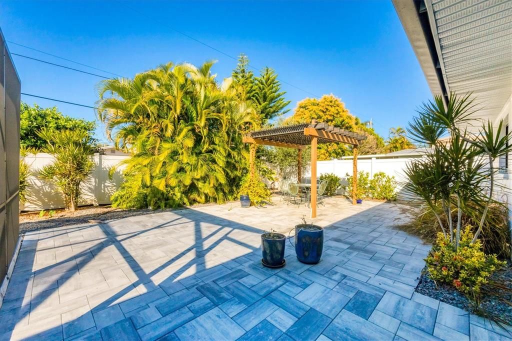 En Venta: $1,375,000 (3 camas, 2 baños, 1912 Pies cuadrados)