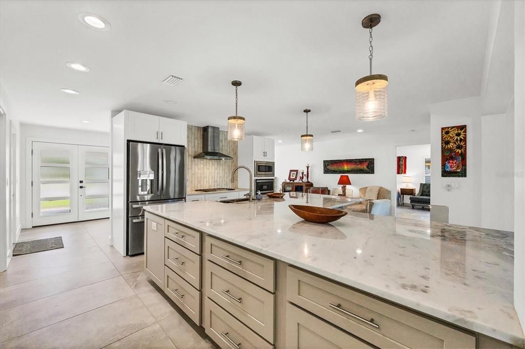 En Venta: $1,375,000 (3 camas, 2 baños, 1912 Pies cuadrados)