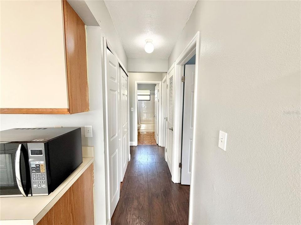 For Sale: $199,900 (3 beds, 2 baths, 1250 Square Feet)