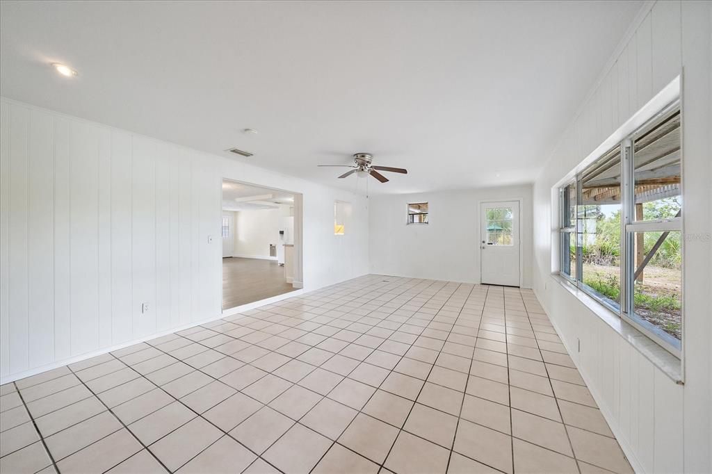 For Sale: $535,000 (6 beds, 0 baths, 3082 Square Feet)