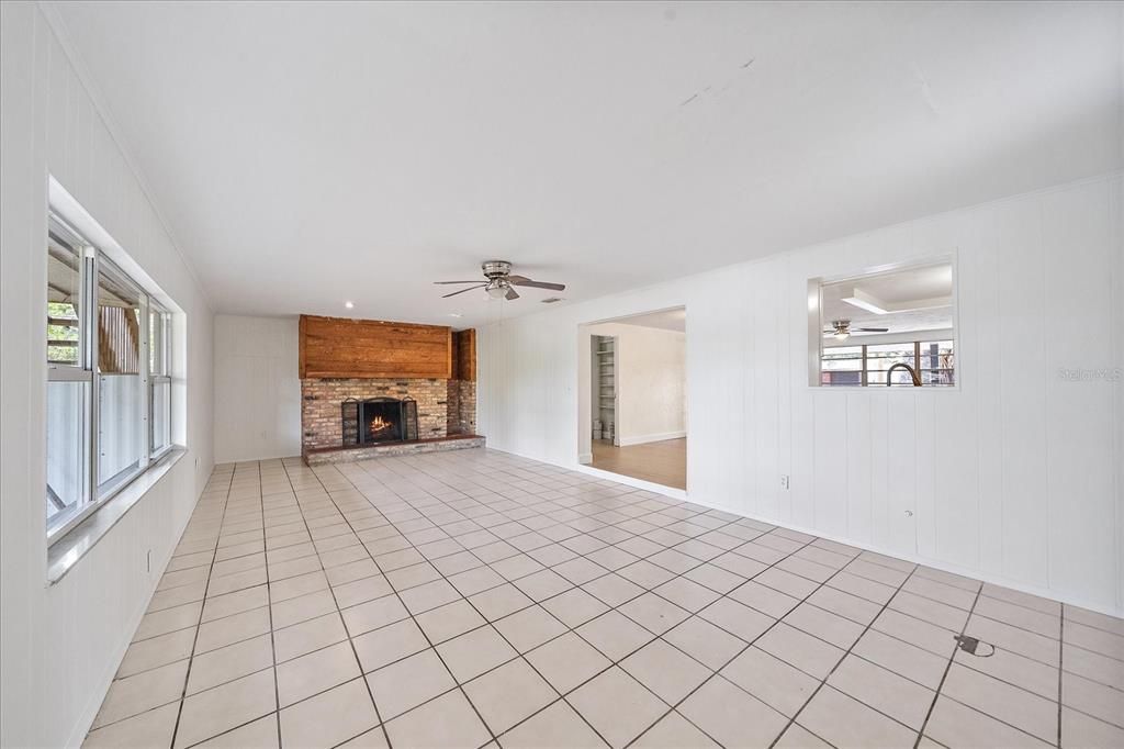 For Sale: $535,000 (6 beds, 0 baths, 3082 Square Feet)