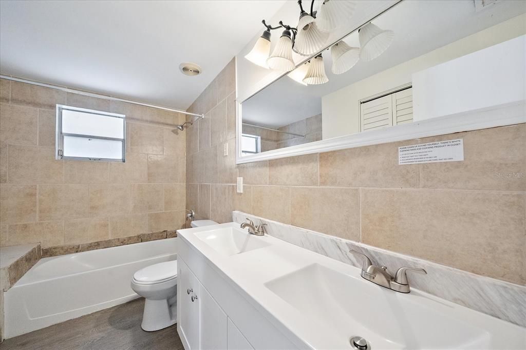 For Sale: $535,000 (6 beds, 0 baths, 3082 Square Feet)